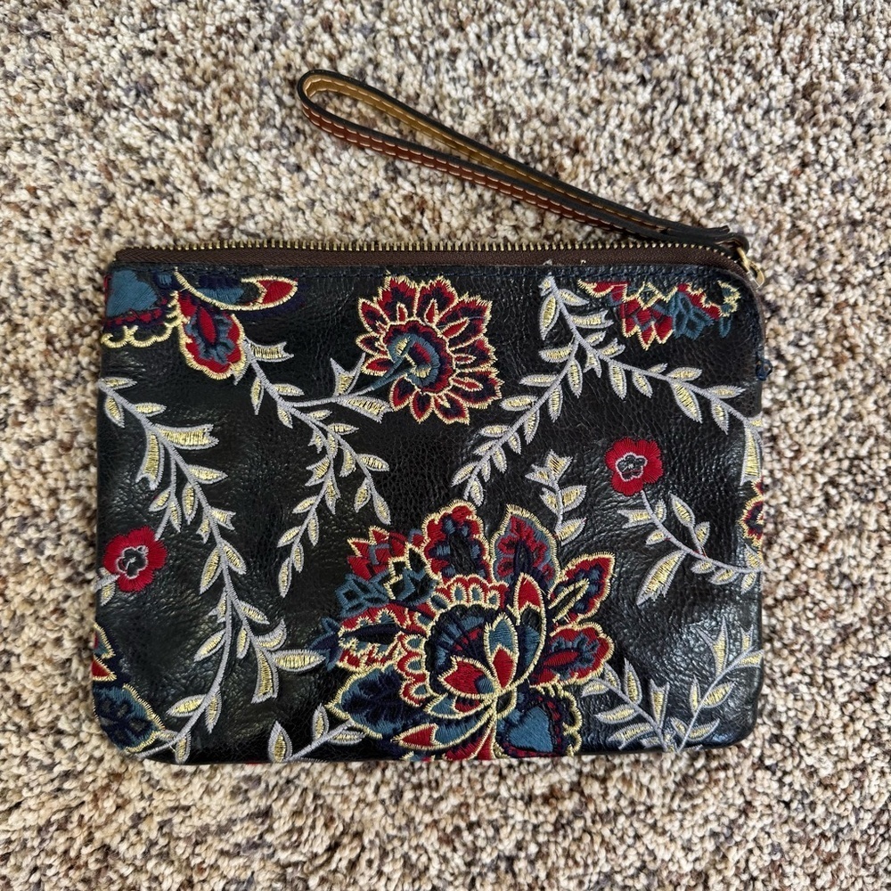 Patricia Nash P349183 Wristlet Navy with Floral Embroidery